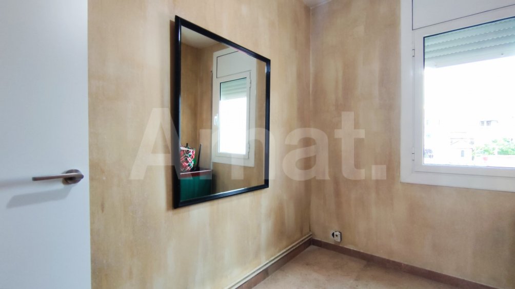 Casa de poble amb garatge, al centre -33