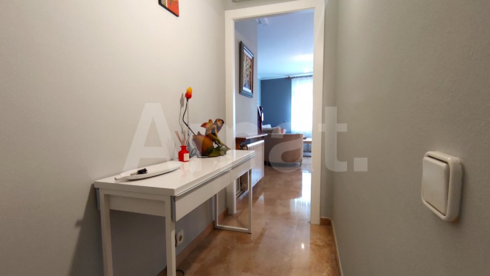 Casa de poble amb garatge, al centre -9