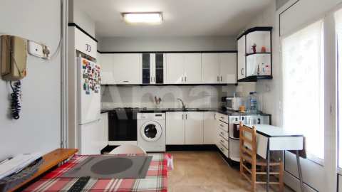 Casa de poble amb garatge, al centre -11