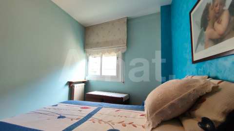 Casa de poble amb garatge, al centre -17