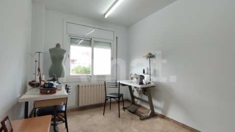 Casa de poble amb garatge, al centre -30