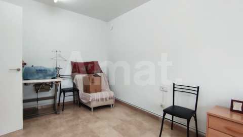 Casa de poble amb garatge, al centre -31