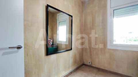 Casa de poble amb garatge, al centre -33