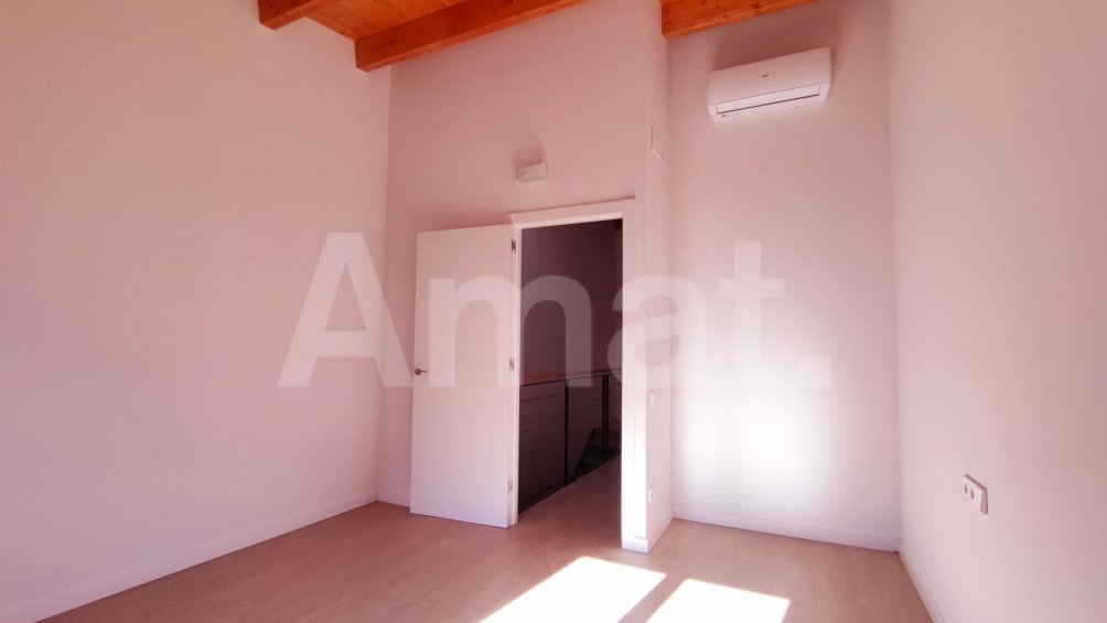 4-bedroom town house, in the center -19