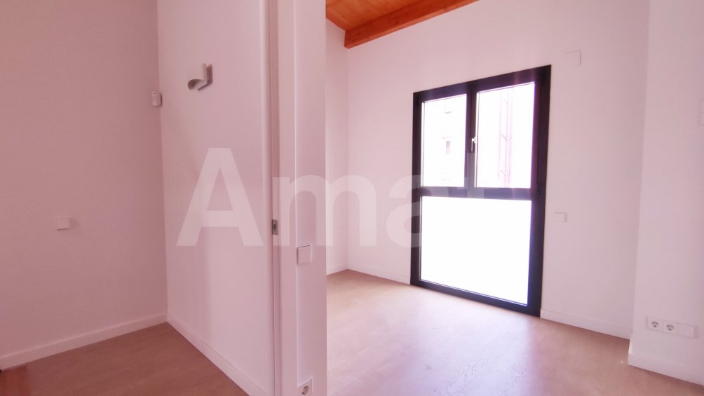 4-bedroom town house, in the center -20