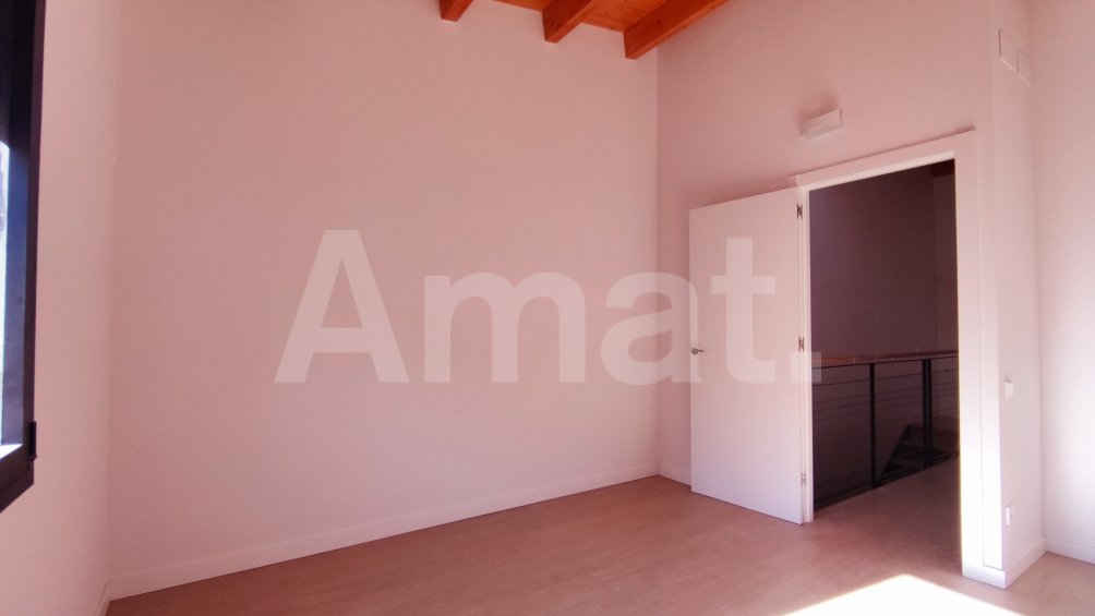 4-bedroom town house, in the center -21