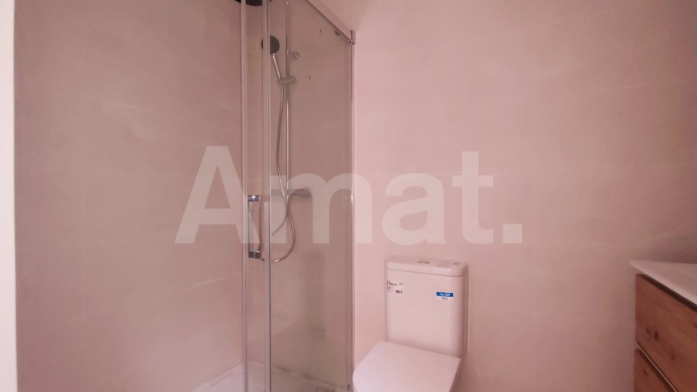 4-bedroom town house, in the center -23