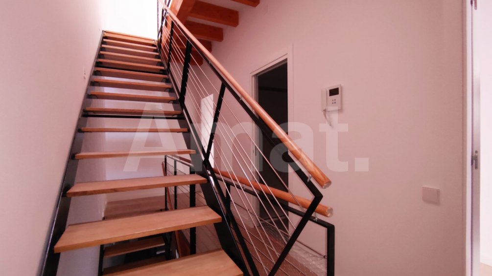 4-bedroom town house, in the center -24