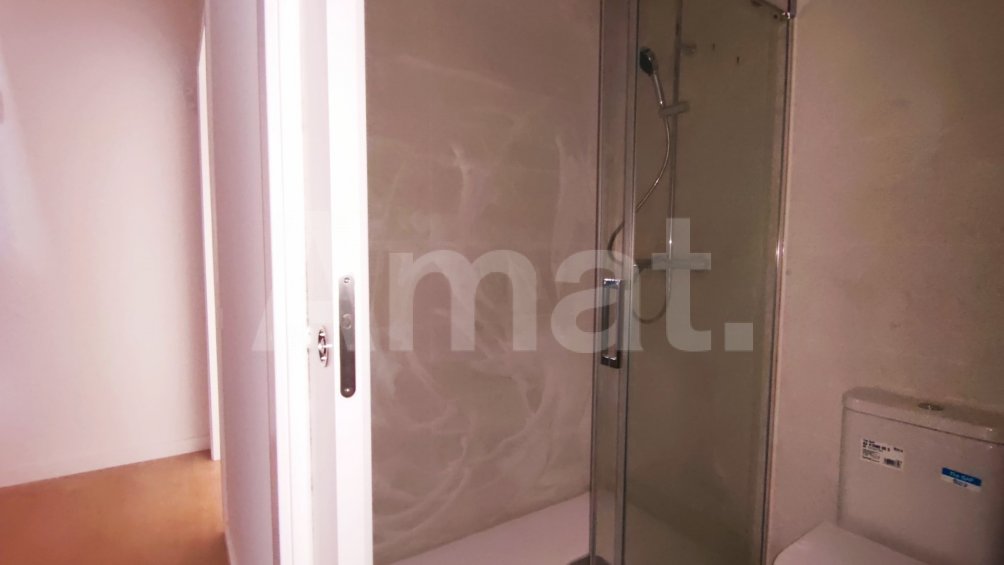 4-bedroom town house, in the center -8