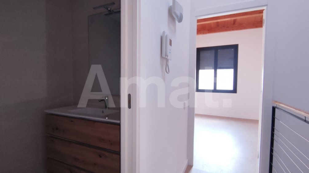 4-bedroom town house, in the center -9