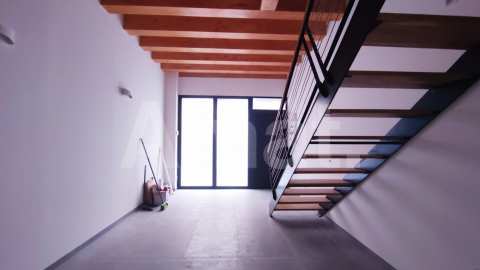 4-bedroom town house, in the center -2