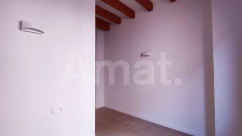 4-bedroom town house, in the center -28