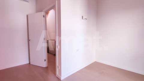 4-bedroom town house, in the center -6