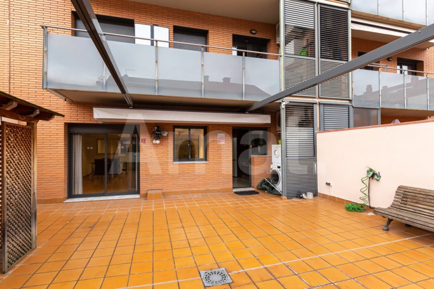 Moblada planta baixa amb gran terrassa, a prop del Walden -12