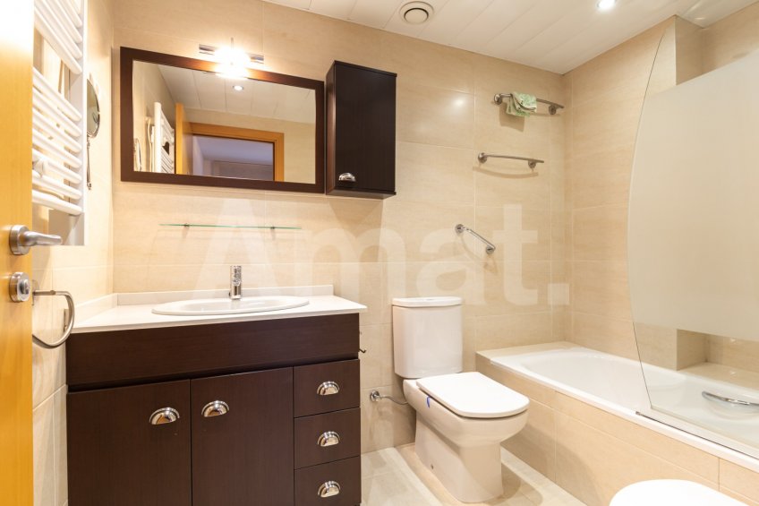 Moblada planta baixa amb gran terrassa, a prop del Walden -16