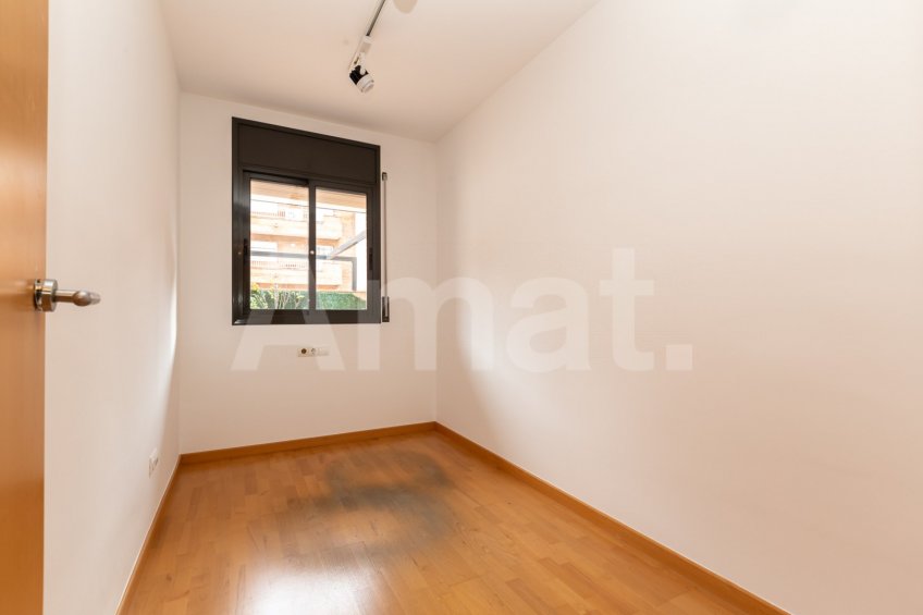 Moblada planta baixa amb gran terrassa, a prop del Walden -19