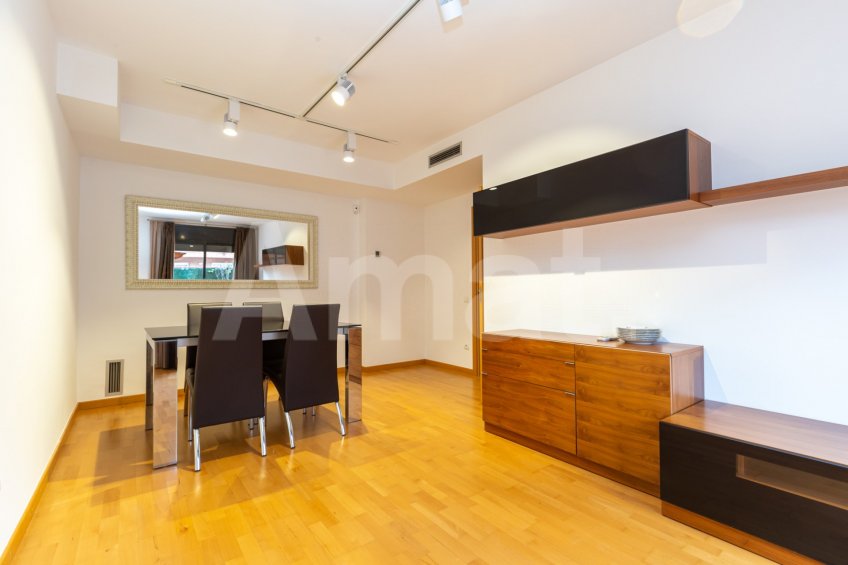 Moblada planta baixa amb gran terrassa, a prop del Walden -2