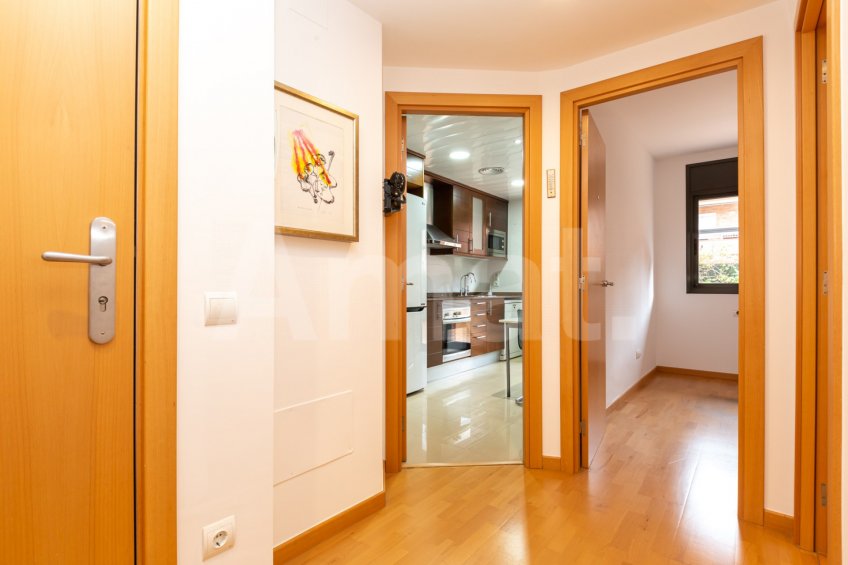 Moblada planta baixa amb gran terrassa, a prop del Walden -22