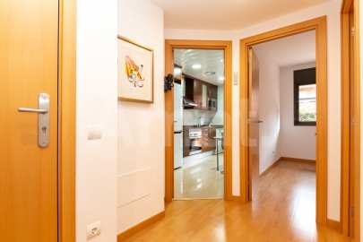 Moblada planta baixa amb gran terrassa, a prop del Walden -22