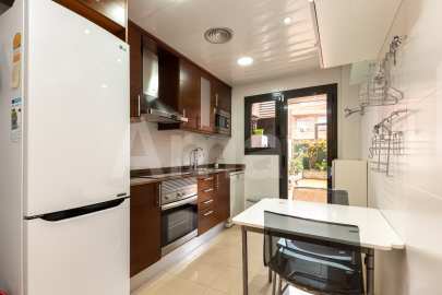 Moblada planta baixa amb gran terrassa, a prop del Walden -3