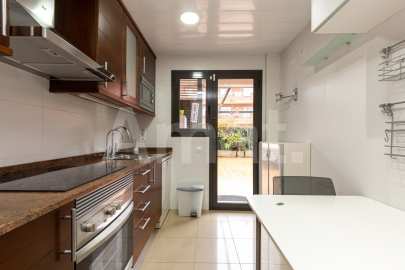 Moblada planta baixa amb gran terrassa, a prop del Walden -7