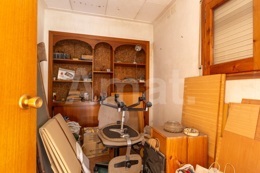 Piso para rehabilitar, al lado de la Biblioteca -17