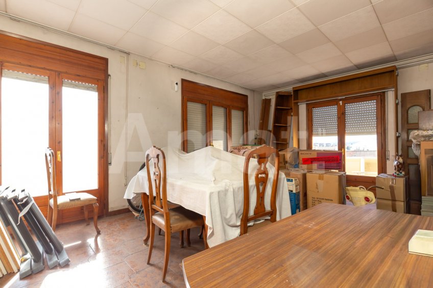 Piso para rehabilitar, al lado de la Biblioteca -6