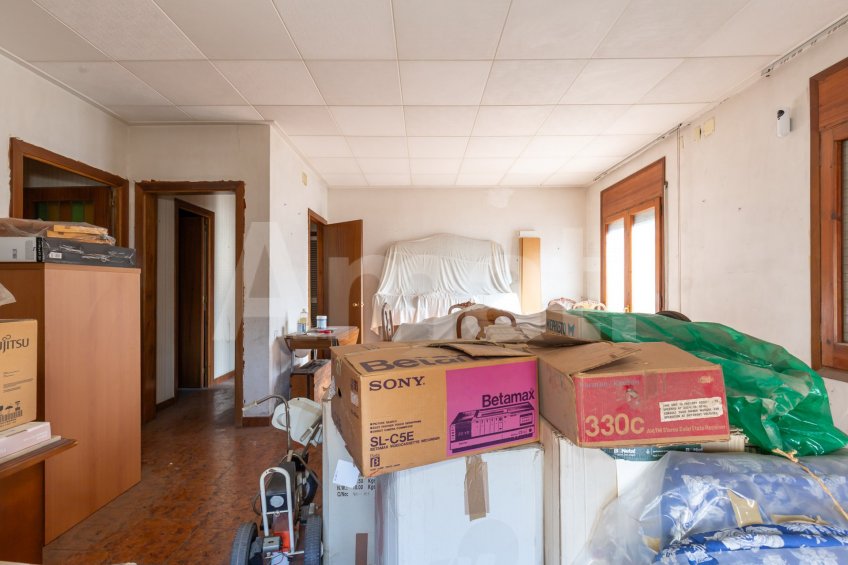 Piso para rehabilitar, al lado de la Biblioteca -9