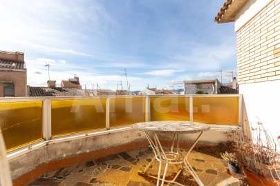 Piso para rehabilitar, al lado de la Biblioteca -3