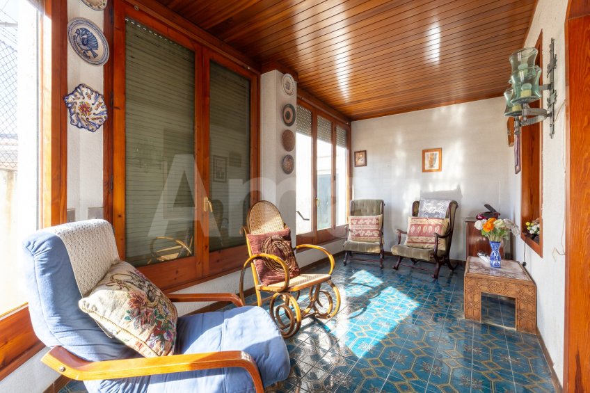 Planta baixa amb jardí, per reformar, al costat de la Biblioteca -9