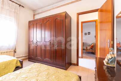 Planta baixa amb jardí, per reformar, al costat de la Biblioteca -16