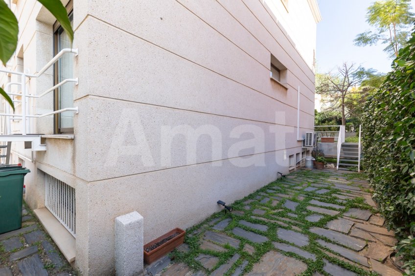 Casa con Jardín -12