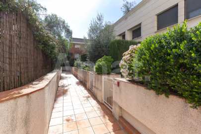 Casa con Jardín -56