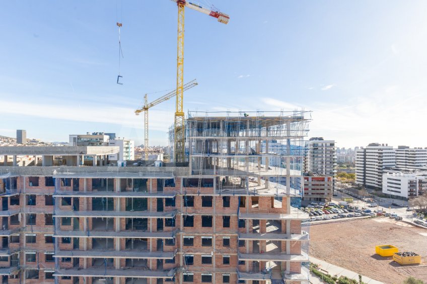 3-bedroom brand new flat with pool and views, in Montesa -10