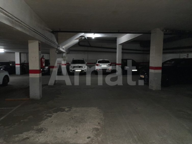 Parking space for sale in the centre -5