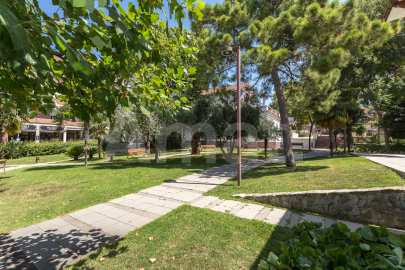 Parking space for sale in the centre -10