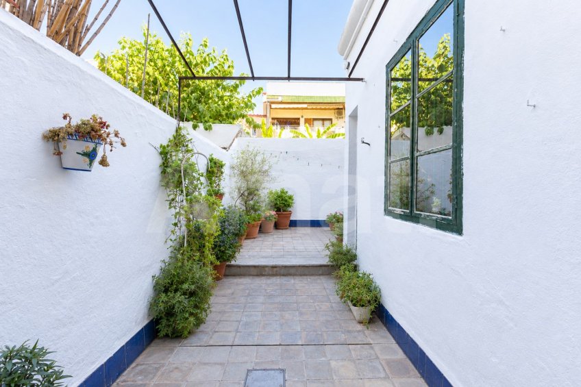 Elegant Historic House with Private Garden in the Centre of Vilassar de Mar -11