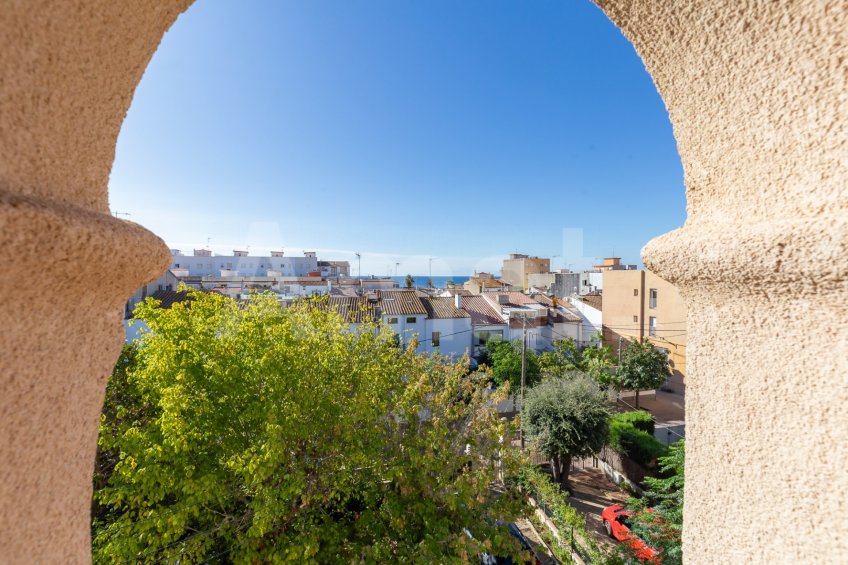 Elegant Historic House with Private Garden in the Centre of Vilassar de Mar -16