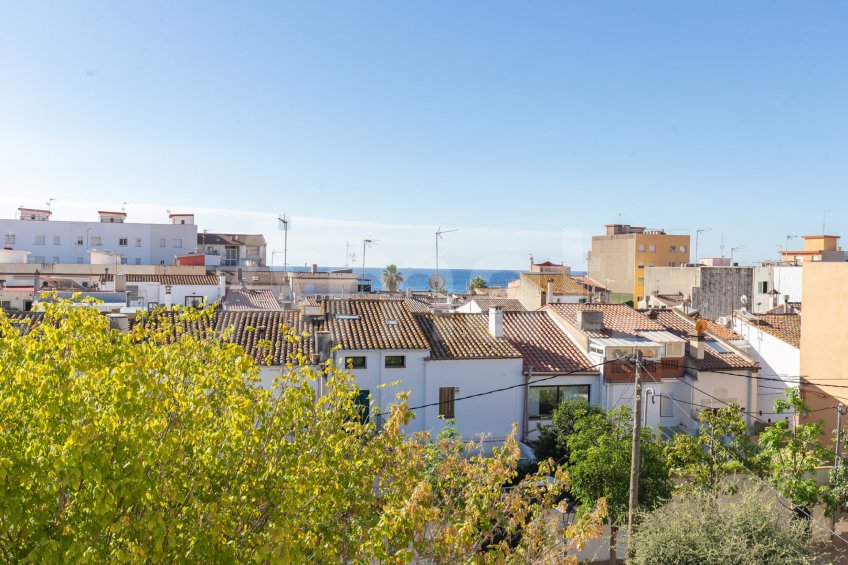 Elegant Historic House with Private Garden in the Centre of Vilassar de Mar -17