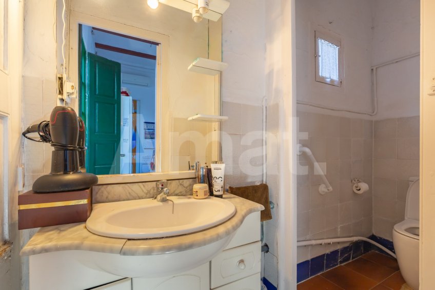 Elegant Historic House with Private Garden in the Centre of Vilassar de Mar -19
