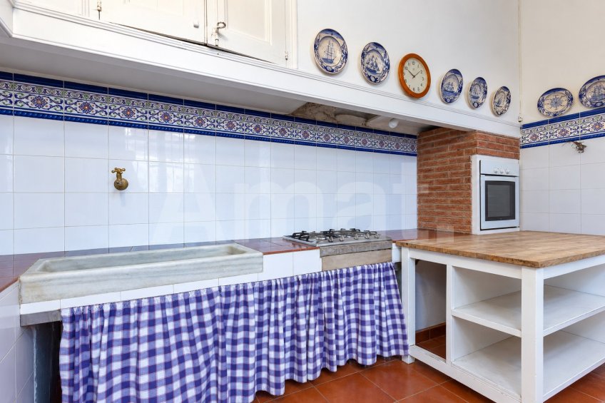 Elegant Historic House with Private Garden in the Centre of Vilassar de Mar -8