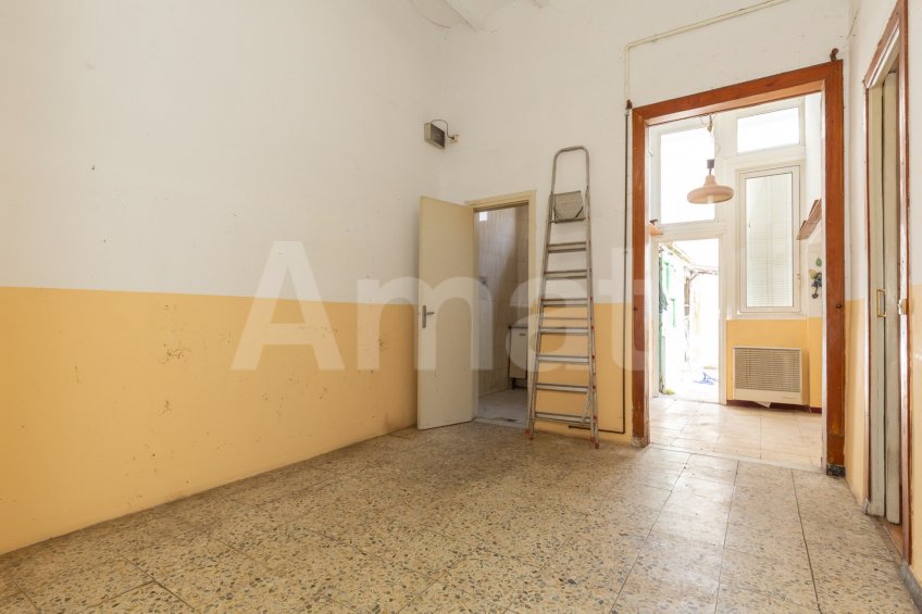 Apartment with a terrace in Vila de Gràcia. -25