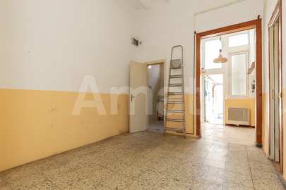 Apartment with a terrace in Vila de Gràcia. -25