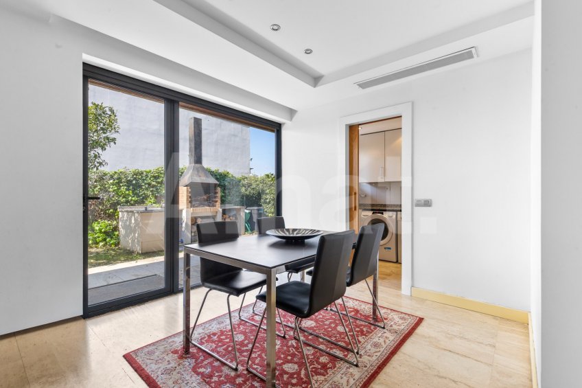 Exclusiva i funcional casa en Ciutat Diagonal -12