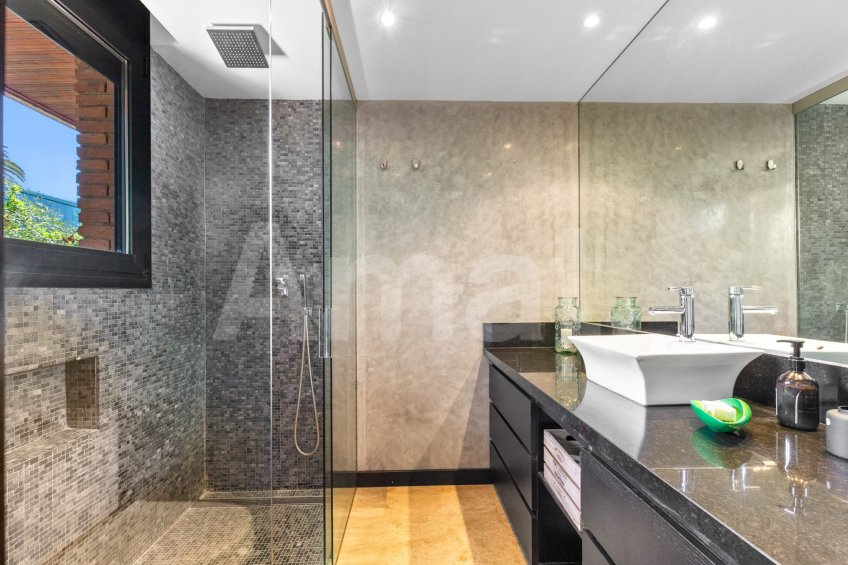 Exclusiva i funcional casa en Ciutat Diagonal -26