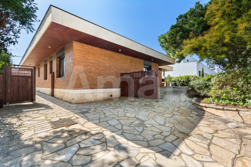 Exclusiva i funcional casa en Ciutat Diagonal -35