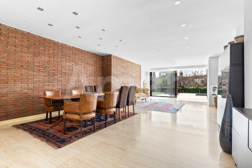 Exclusiva i funcional casa en Ciutat Diagonal -5