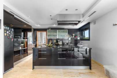 Exclusiva i funcional casa en Ciutat Diagonal -14