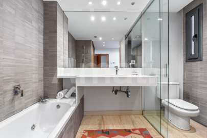 Exclusiva i funcional casa en Ciutat Diagonal -22