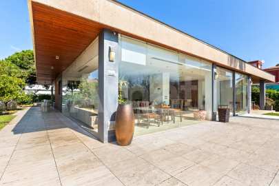 Exclusiva i funcional casa en Ciutat Diagonal -3